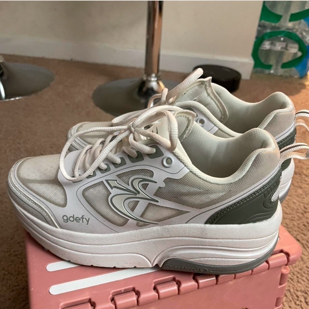 Authentic GRAVITY DEFYER ION ATHLETIC SHOES